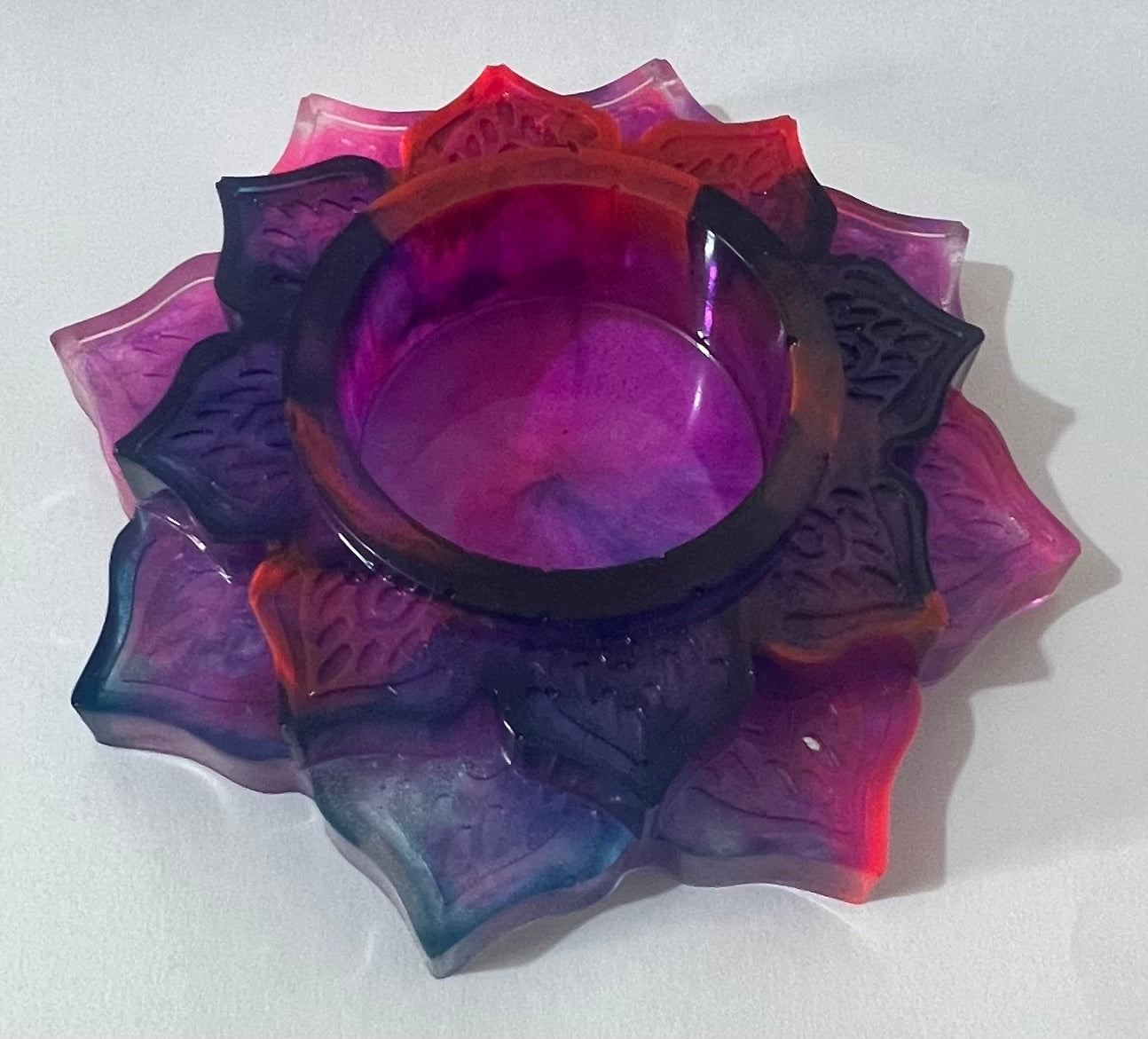 Lotus Flower Tea-light Holder with 6 beeswax tea lights