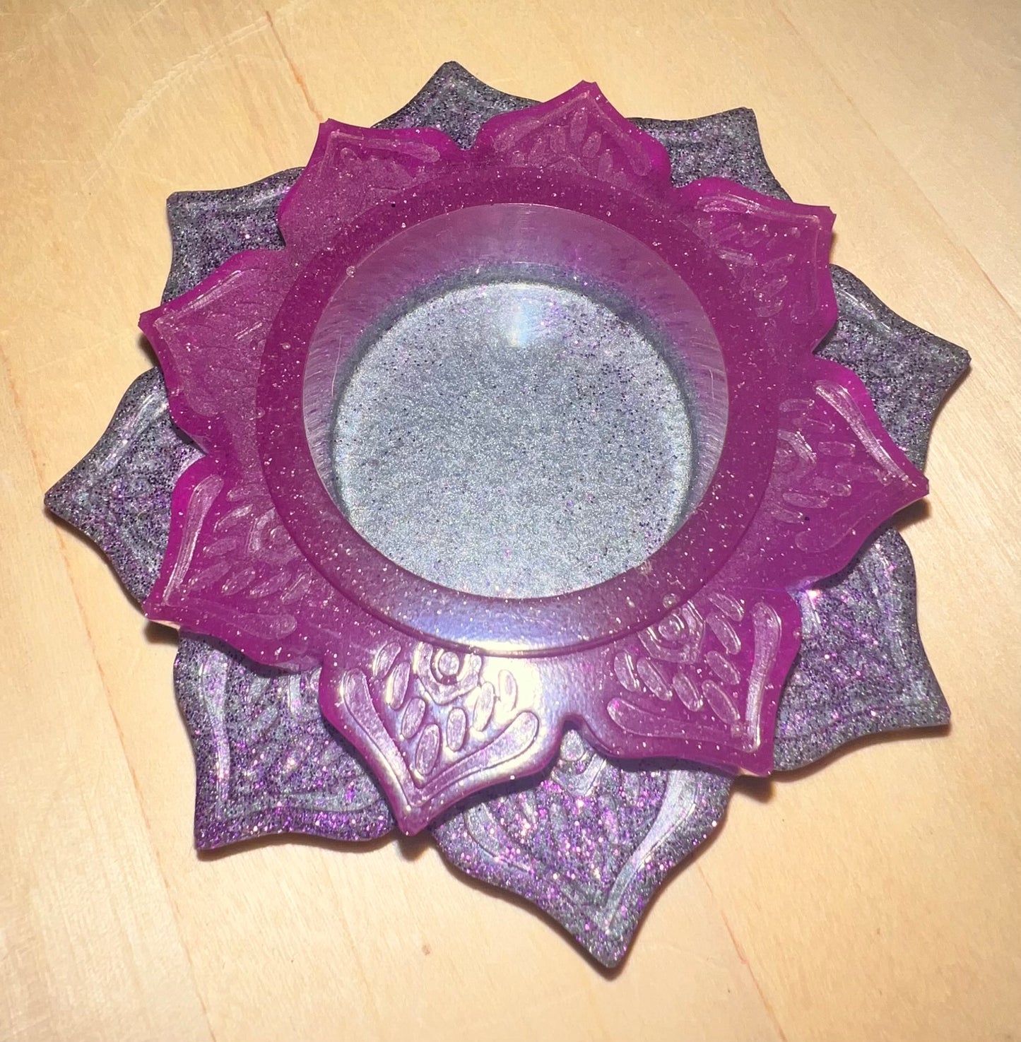 Lotus Flower Tea-light Holder with 6 beeswax tea lights